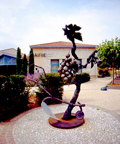 Bronze sculpture of grapes in Pomport Dordogne   France  Monbazillac  Bergerac