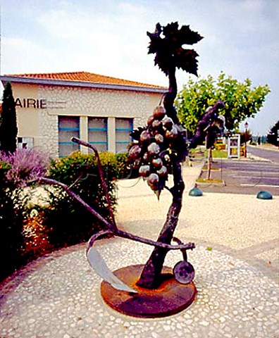 Bronze sculpture of grapes in Pomport Dordogne   France  Monbazillac  Bergerac