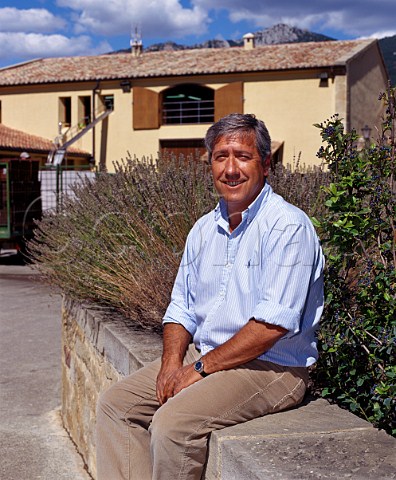 Fernando Remrez de Ganuza in the courtyard of his   bodega Samaniego Alava Spain   Rioja Alavesa