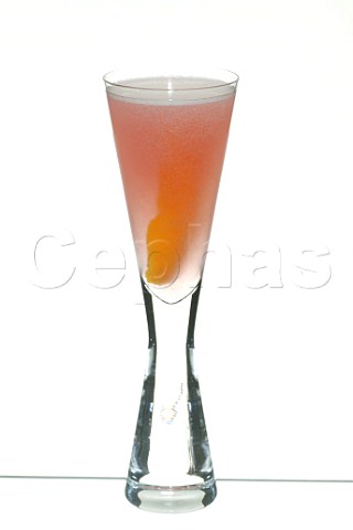 Cocktail Sparkly Cosmo    Glass Flute