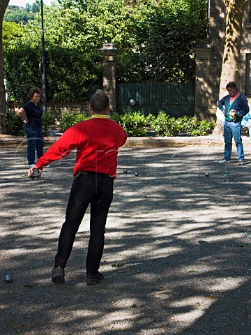 Game of Boules in Chinon    IndreetLoire France  Touraine