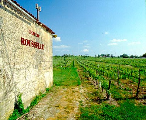 Chteau Rouselle seen across its vineyards Plassac  Gironde France Ctes de Bourg  Bordeaux