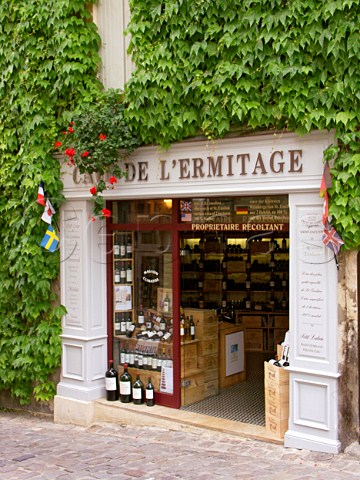Exterior of Cave de lErmitage one of the many   wine shops in Stmilion Gironde France   Stmilion  Bordeaux