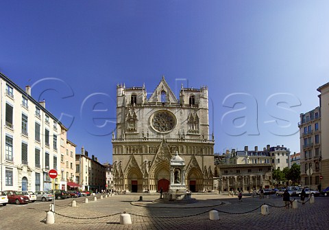 Cathdrale StJean overlooking a small fountain in   Place StJean Lyon Rhne France  RhneAlpes