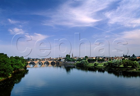 Bridge over the Dordogne river at Bergerac   Dordogne France