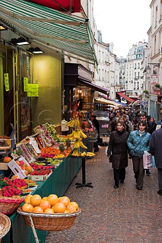 Fruit and vegetable stall March Mouffetard on Rue   Mouffetard Paris France