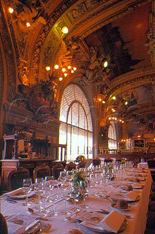 Interior of Le Train Bleu restaurant   Paris France