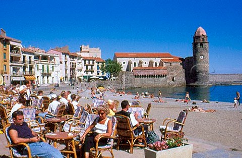 Openair bar  caf tables overlooking   Collioure harbour PyrnesOrientales   France