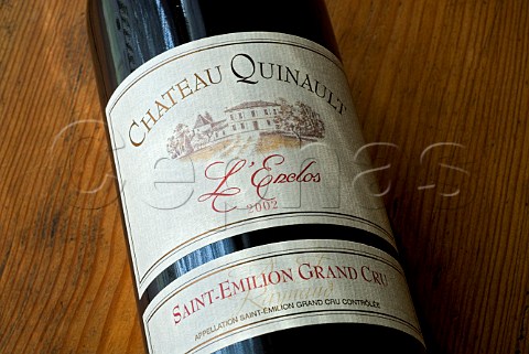 Label on bottle of Chteau Quinault LEnclos   Libourne Gironde France Saintmilion  Bordeaux