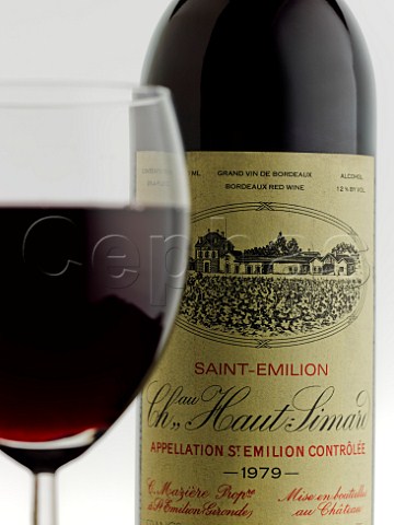 Bottle and glass of Chteau Haut Simau wine France Bordeaux  Stmilion