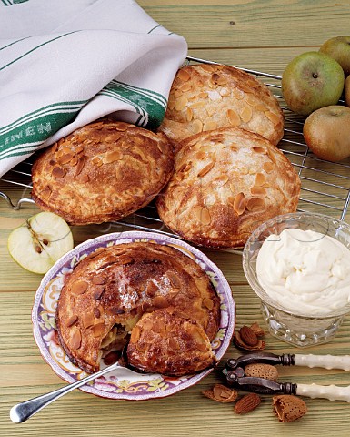 Apple and almond puffs  Pastry desserts with cream