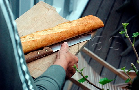 Carrying baguette bread knife and board