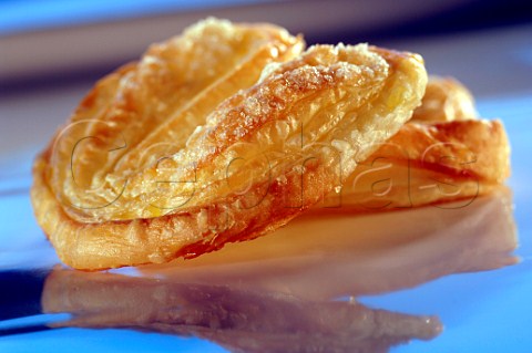 Bladerdeegkoekjes Dutch puff pastry biscuits