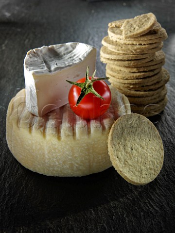 Oatcakes and brie