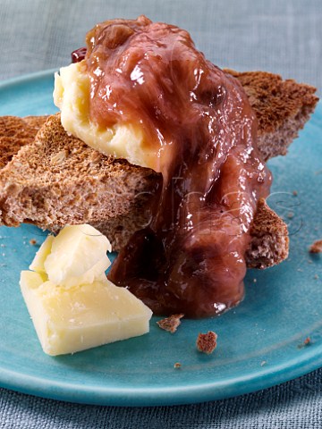 Rhubarb relish with wholemeal toast and cheddar cheese