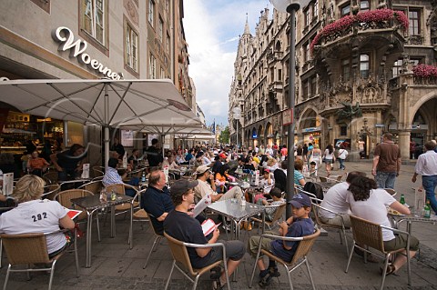 Alfresco caf seating at Marienplatz Munich Bavaria Germany