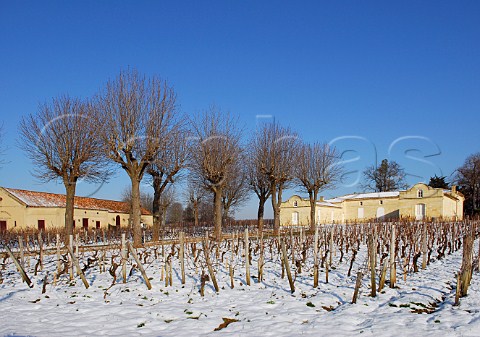 Chteau Trottevieille and vineyard in snow  Stmilion Gironde France  Saintmilion  Bordeaux