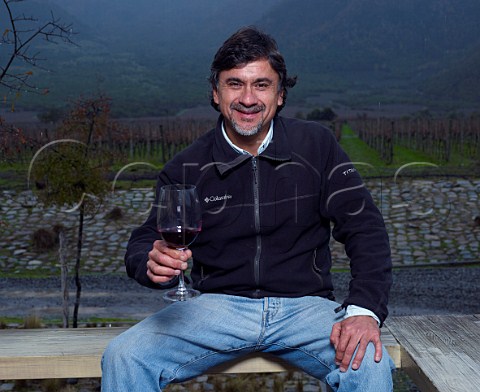 Alvaro Espinoza owner and winemaker at Antiyal Maipo Valley Chile