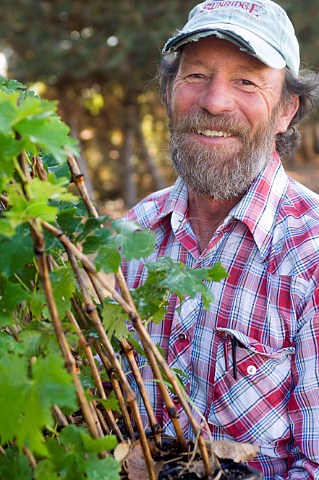 Cecil Zerba in vineyard of Zerba Cellars Oregon USA  Walla Walla Valley
