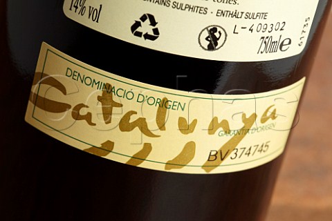 Spanish wine back label on bottle of DO Catalunya