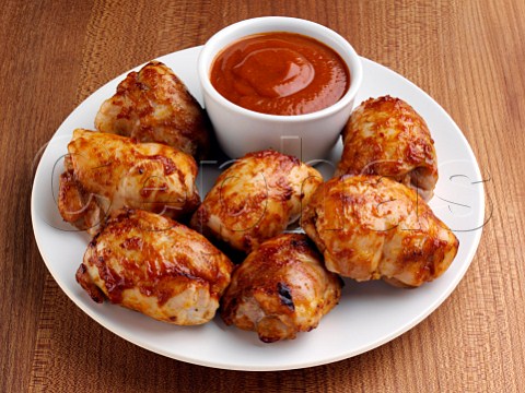 Shish Tawook marinated chicken pieces with dipping sauce
