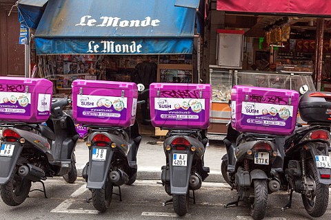 Sushi delivery scooters Paris France