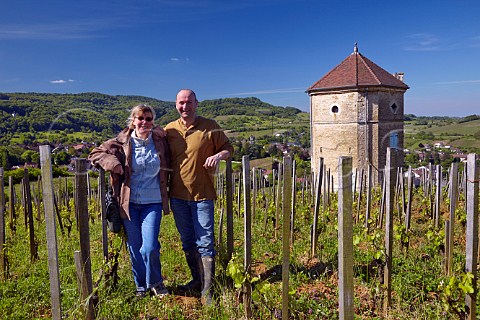 Wink Lorch author of Jura Wine with Stphane Tissot in Chardonnay vines in La Tour de Curon vineyard of Domaine Andr et Mireille Tissot Arbois Jura France  Arbois