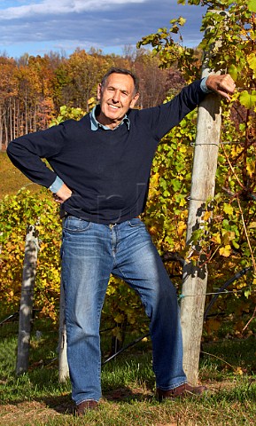 Andrew Hodson in Sauvignon Blanc vineyard of Veritas Winery Afton Virginia USA Monticello AVA